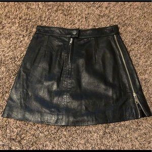 ✨✨ Leather Mini Skirt ✨✨